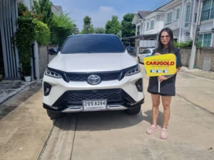 รีวิวรับซื้อรถครอบครัว 7 ที่นั่ง Toyota Fortuner มือสอง สีขาว ให้ราคาสูงถึงบ้าน