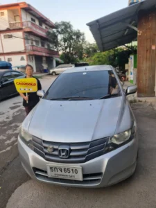 บรรยากาศส่งมอบกุญแจรถ Honda City สีเทา หลังจบการขาย บริการปิดยอดไฟแนนซ์รวดเร็ว ไม่ยุ่งยาก