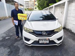 ผลงานลงพื้นที่รับซื้อ Honda Jazz สีขาว ถึงหน้าบ้าน โอนกรรมสิทธิ์ถูกต้อง ปลอดภัย