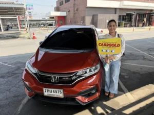 บรรยากาศรับซื้อรถ Honda Jazz มือสอง สีแดง รถดูแลดี ตกลงราคาจบง่าย อำนวยความสะดวกครบวงจร